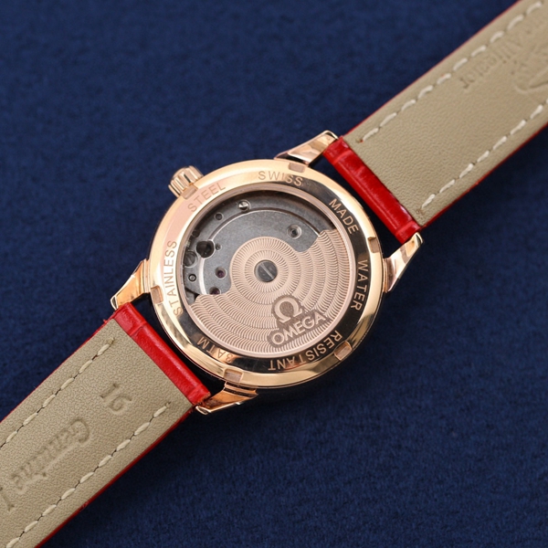 オメガ時計角部分ディテール